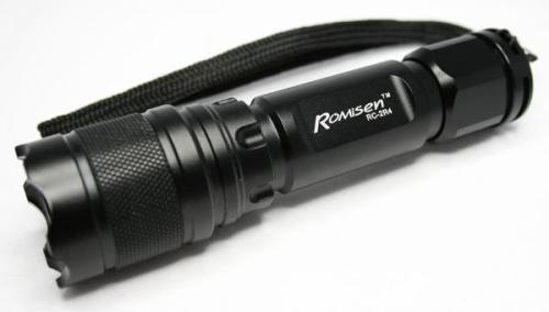 Romisen RC-2R4 300 lumen CREE XP-G R4 LED ficklampa (2 * CR123 batterier)