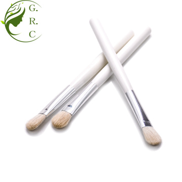 Eyeshadow Brush Ferramenta de maquiagem vegan para aplicação de precisão