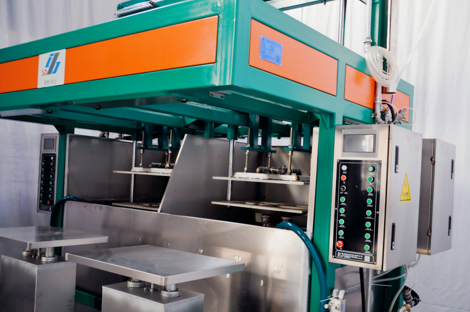 Automatic double-station feeding forming machine