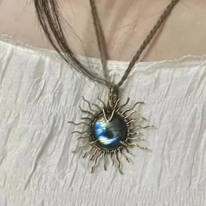 2024 Natural Labradorite Pendant Necklace for Solar Plexus Chakra