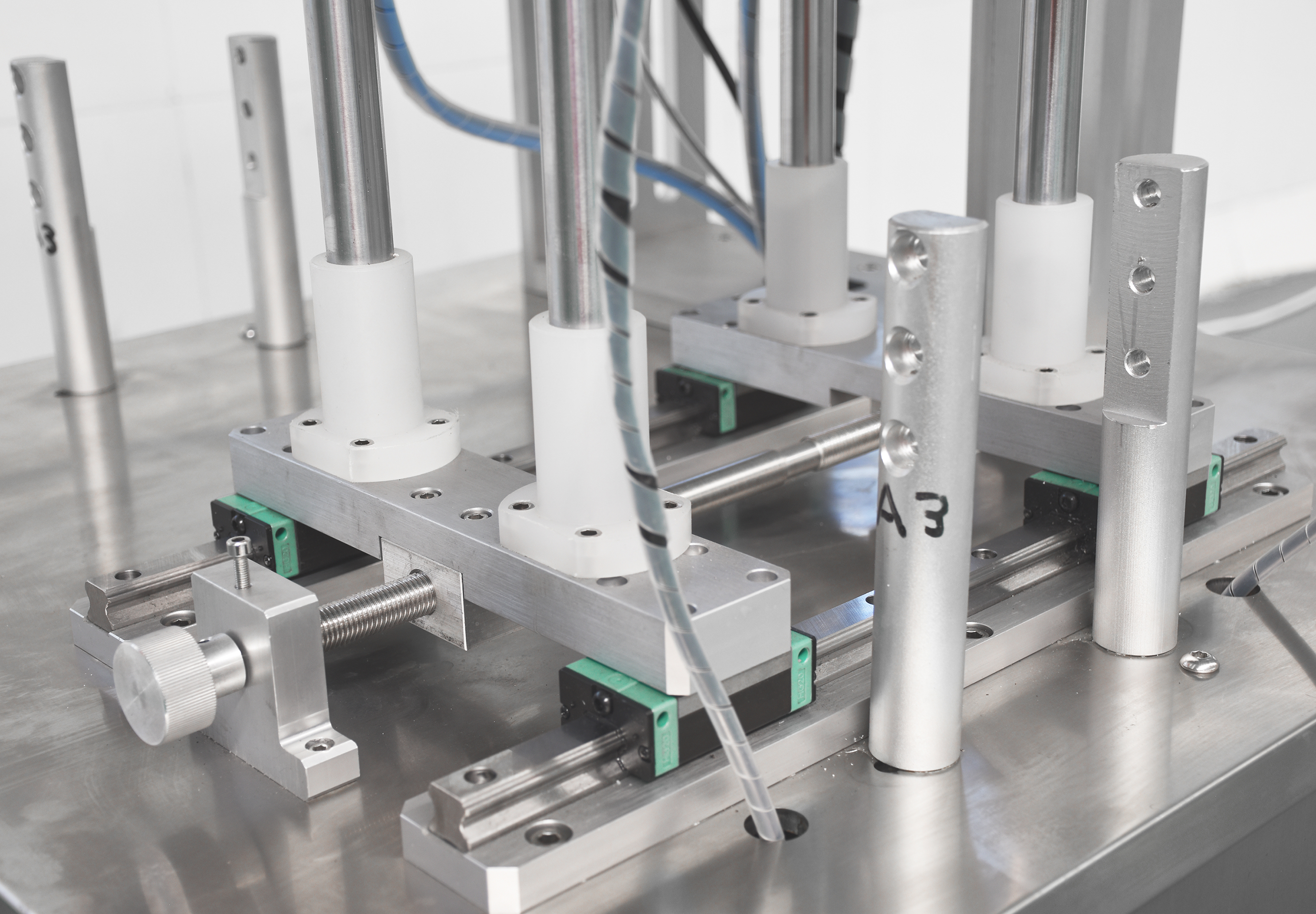 Trigger Capper Machine Automatic Pneumatic Spray Trigger Capping Machine, High Quality ...
