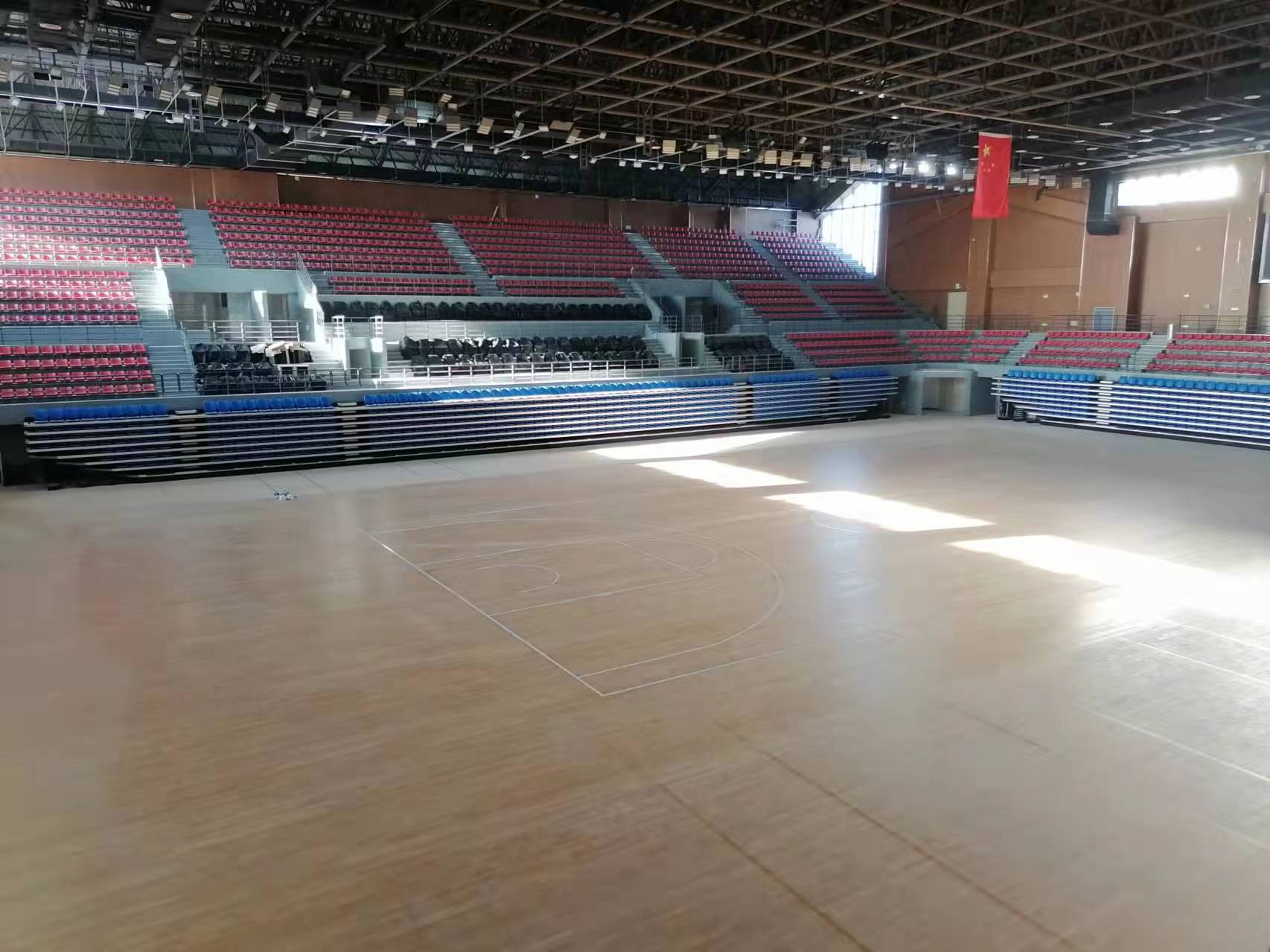 Electrical folded seats retractable bleacher