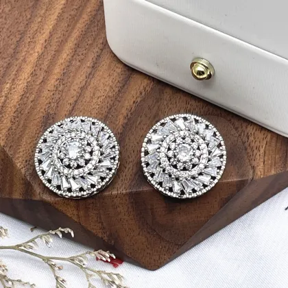 Custom Wholesale Women's Clothing Adornments: Zircon & Swarovski Crystal Buttons for Fashion Garments