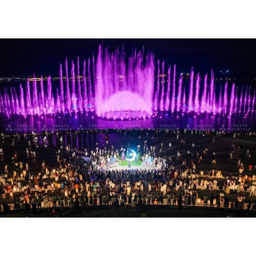 น้ำพุเต้นรำดนตรีลอยน้ำ