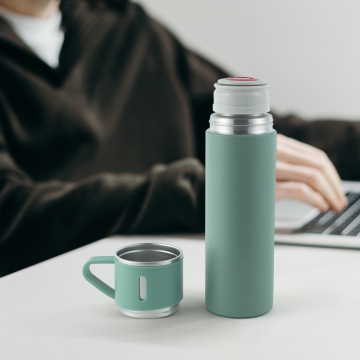 Großhandel 500 ml Vakuum -isoliertes Wasserflasche mit Tasse