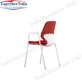 Silla de comedor rojo con reposabrazos