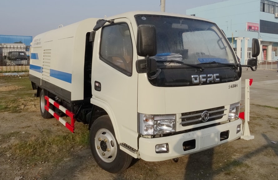 road guardrail cleaning truck 1