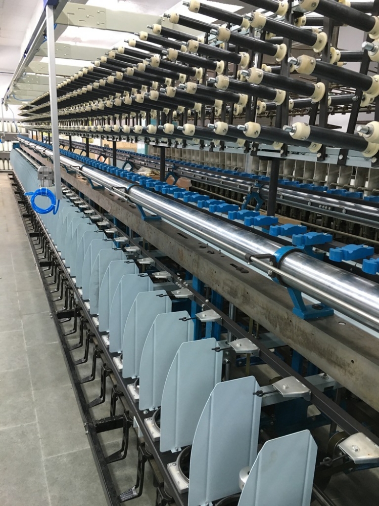 Full automatic wire yarn two for one twisting machine