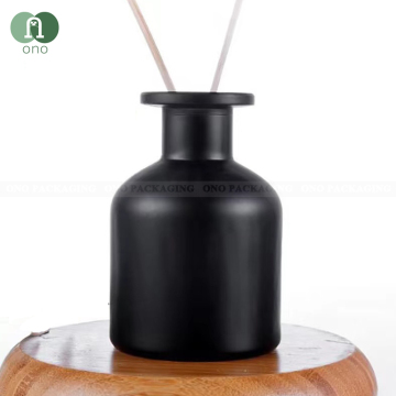 लक्जरी मैट ब्लैक रीड डिफ्यूज़र बॉटल - 150ml और 200 मिलीलीटर थोक