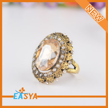 Antika altın Crystal yapay elmas alyans