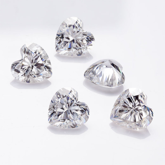 9.5×9.5 มม. Heart Brilliant Cut Moissanite DEF VVS