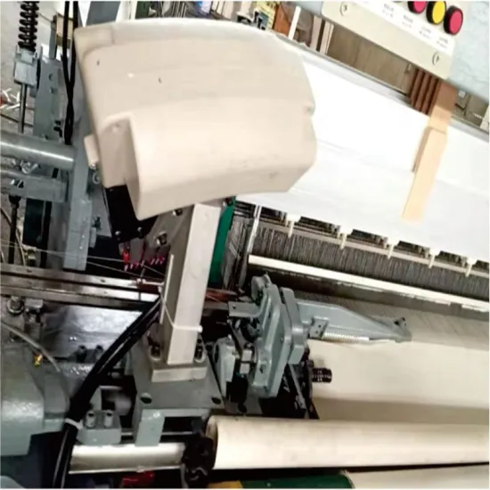 Light and thick fabric weaving by Yuefeng loom