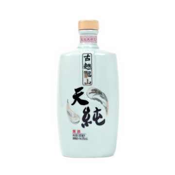 Tian Chun Huangjiu filled in the porcelain bottle