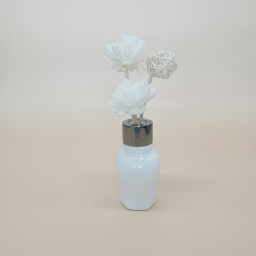 Aromatherapie-Flasche wie eine Blume