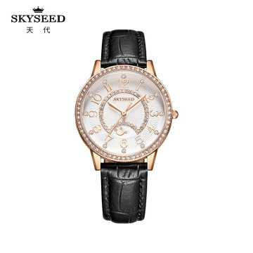 Relógio de temperamento simples SKYSEED de luxo leve com mostrador de diamante