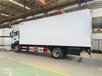10ton Dongfeng Refrigerated Freezer Truck