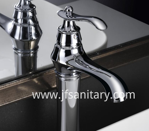 Return to the classic, elegant new choice: Chrome Single Lever Vintage Basin Faucet Tall debut