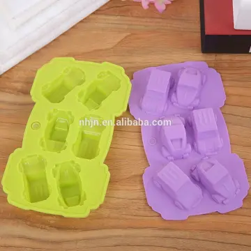 Novelty Gag Gift Mini Car Shape Flexible 6-Ice Tray Mold