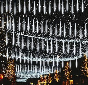Éclairage du festival de mariage en plein air: explorez les lumières à cordes LED, les pendentifs tubulaires et les effets de la neige des météores pour une expérience de paysage éblouissante