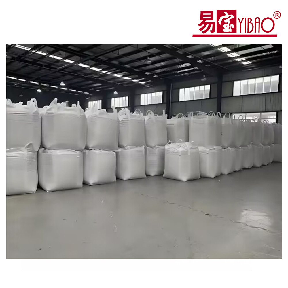 حقيبة الفضاء البيضاء الأربعة المعلقة