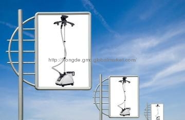 garment steamer with1.6L easy to move