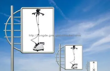 garment steamer with1.6L easy to move