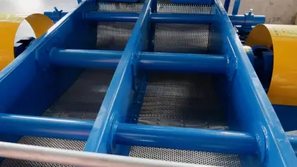 High efficient filtration vibrating screen auxiliary pulping