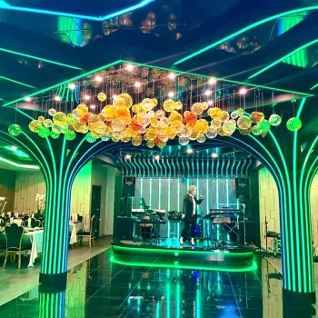 Modern Minimalist Stained Glass Personality Ball Chandeliers and Lamps for Celebrity-Styled Restaurants