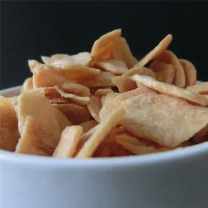 Golden Yellow Crispy Fried Garlic Flakes