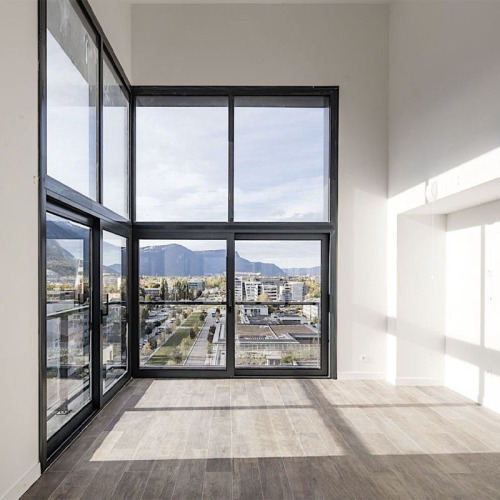 Изготовленные на заказ алюминиевые окна с выдающимися характеристиками