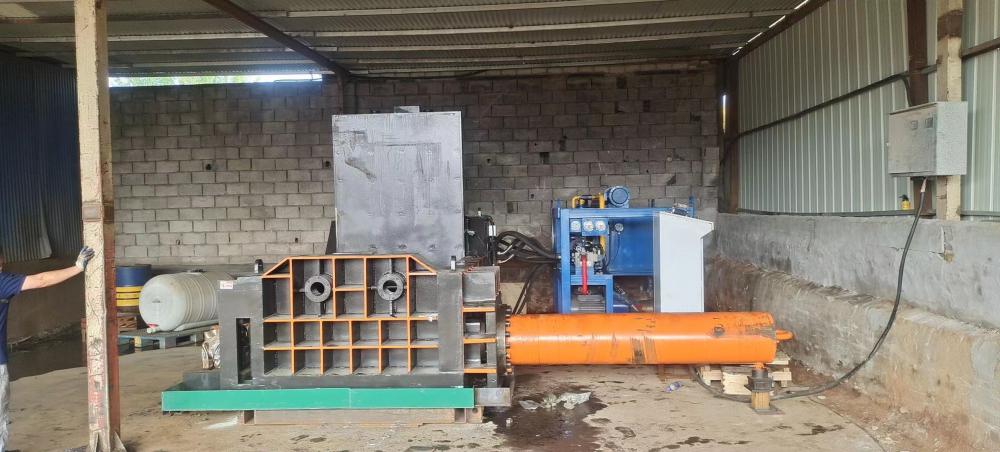 Push-out Aluminum Copper Steel Iron Chips Metal Compactor