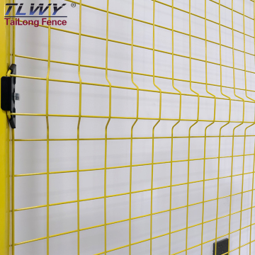 Curved Welded Wire Mesh Fence with Square Post - Direct Selling Green Black Grey Triangle Bending 3D Panels