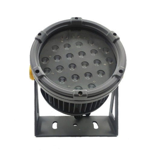 LED flood lights with high luminous efficiency