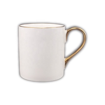 Taza de café de porcelana de oro de lujo de fábrica de fábrica china con mango de oro