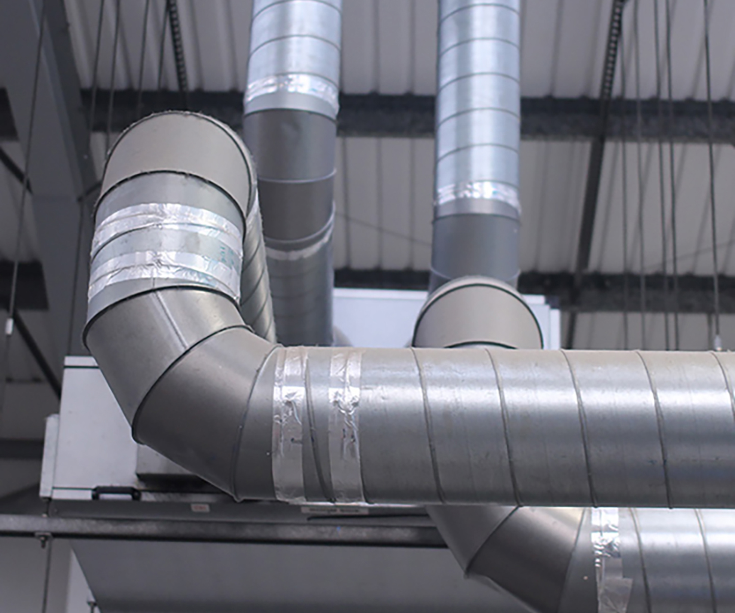Reinforced aluminum foil tape