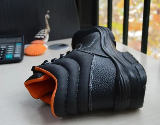 Black steel toe cap security boots ,safety footwaer ,protection workwear