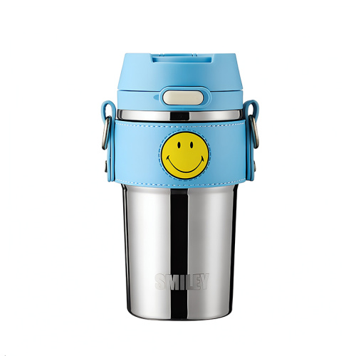 Isolierte Wasserflasche mit 2-in-1-Deckel