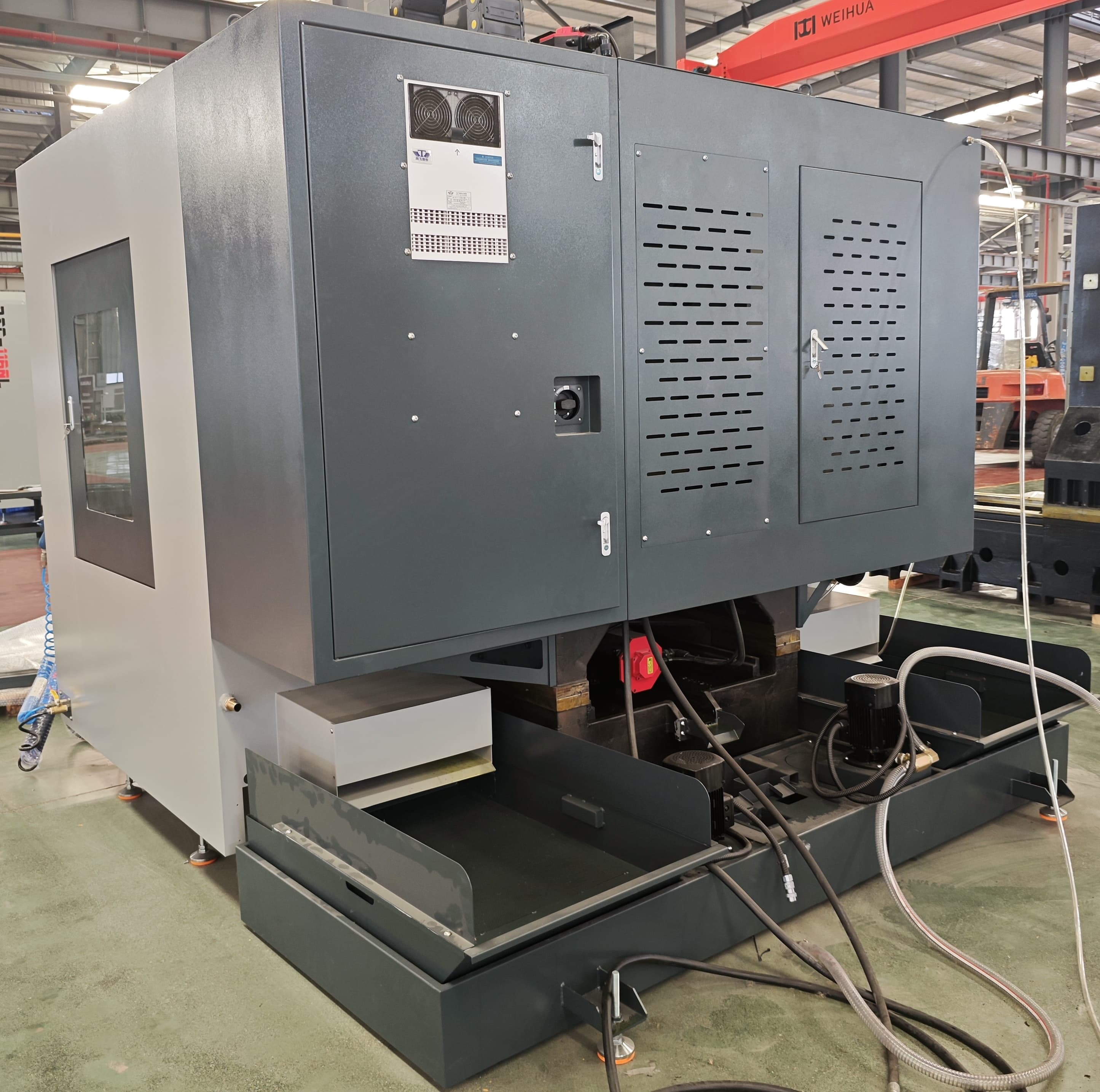Multi-Industry Use Vertical Machining Center