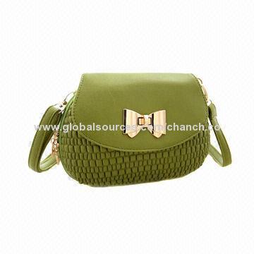 Stylish Green Synthetic Leather Shoulder Bags with Drape Design and Golden Clasp