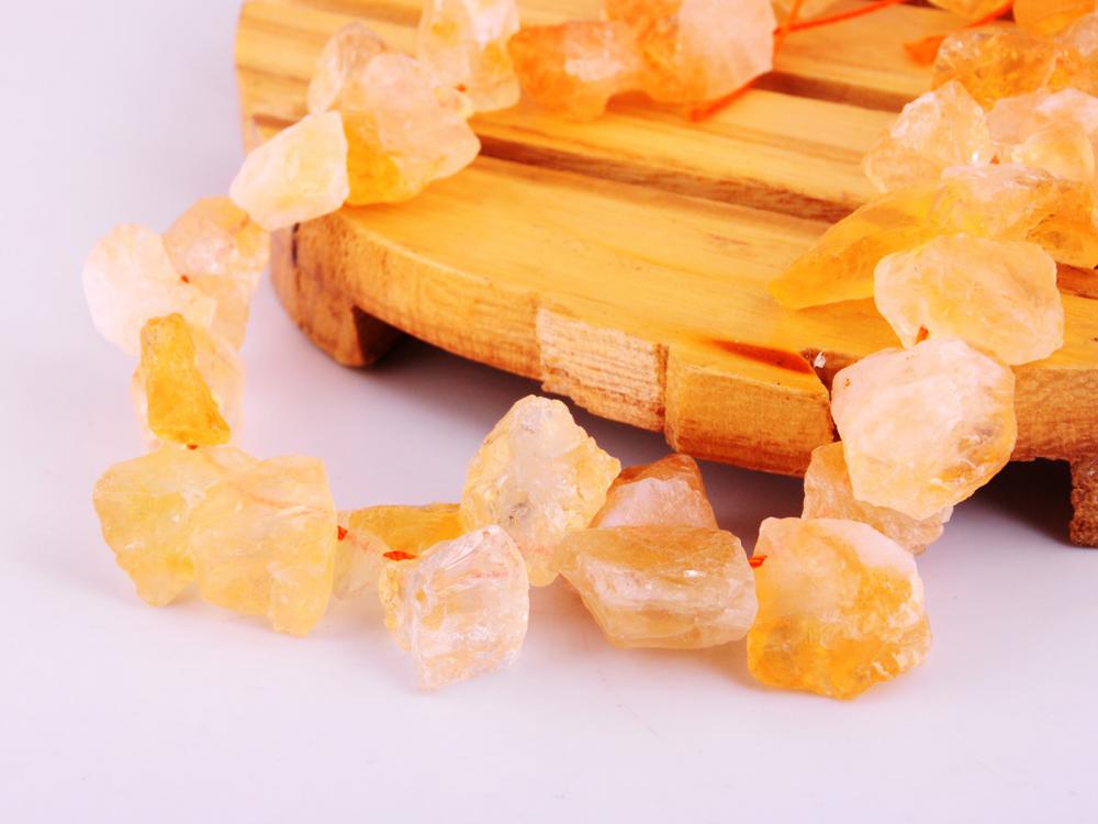 Perles de cristal citrine brutes naturelles brutes non polies