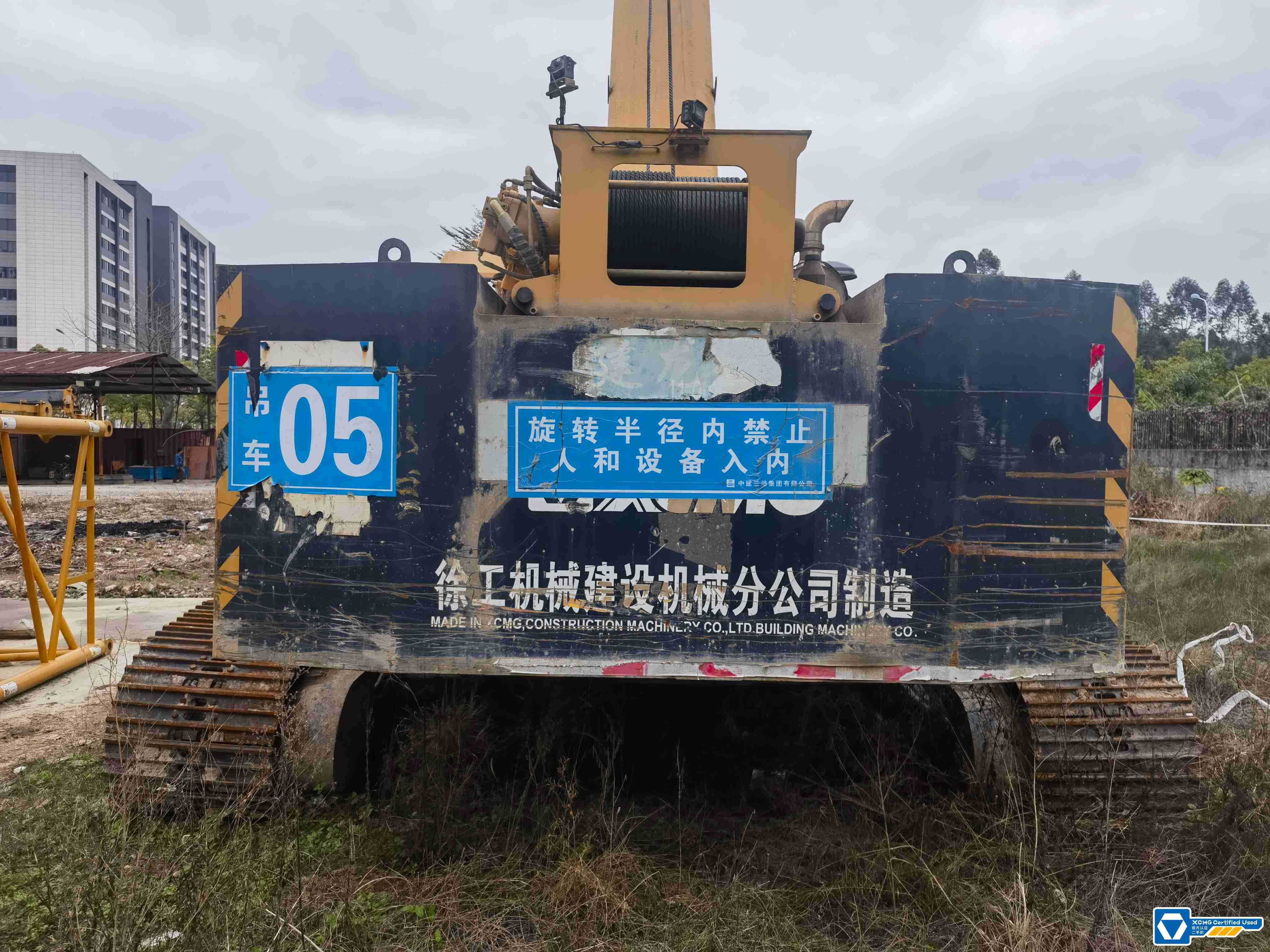 the-rear-view-of-xgc30t-used-crawler-crane the-rear-view-of-xgc30t-used-crawler-crane