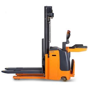 1.5 electric stacker stand up type