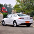 Бензиновый хэтчбек среднего размера Buick Regal