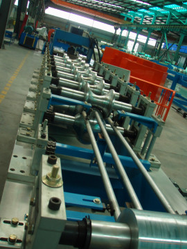 Cold roll forming profile for ridge cap