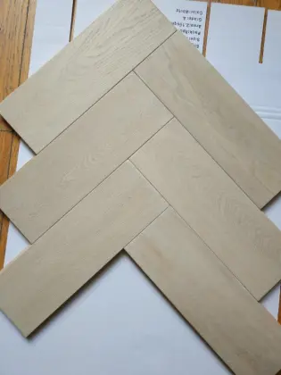 Oak Handscraped engineered wood flooring for home decoration