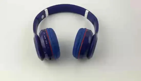 Showy Shape of Fashion Headphone with LED Light and Memory Card