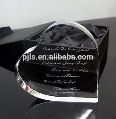 3d laser engraving crystal heart for guests wedding souvenir
