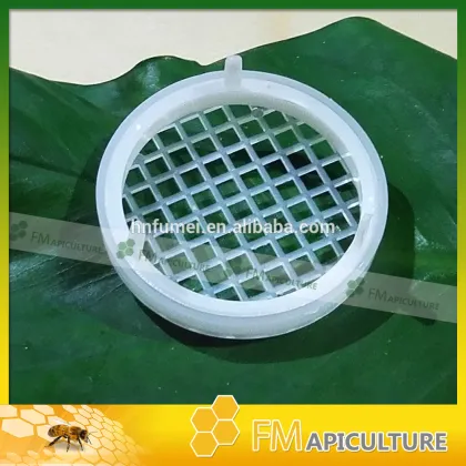 three feet queen cage ,plastic queen cage.bee keeping tools .queen cage .