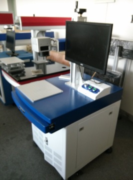 完全空冷式レーザーマーキングマシン