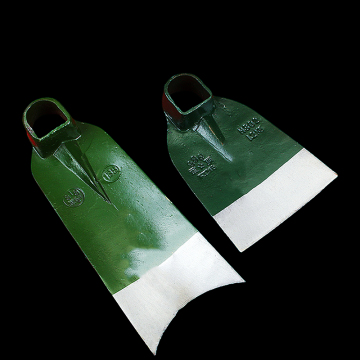 Wholesale Green Digging hoe high quality digging hoe wood Handle Rail steel digging hoe